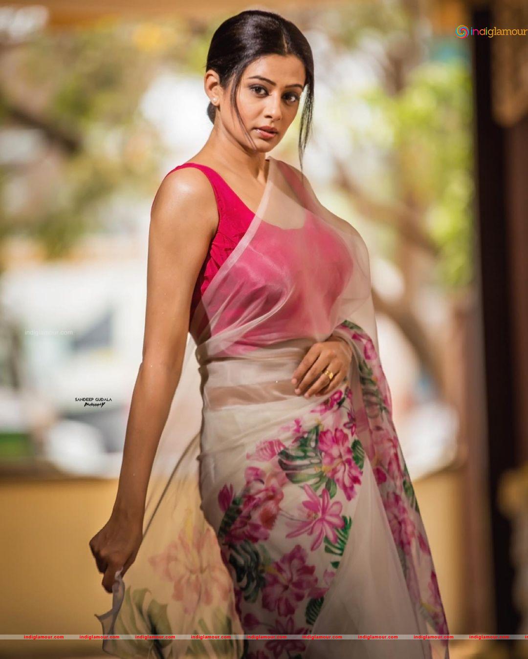 Priya Mani Actress hd photo