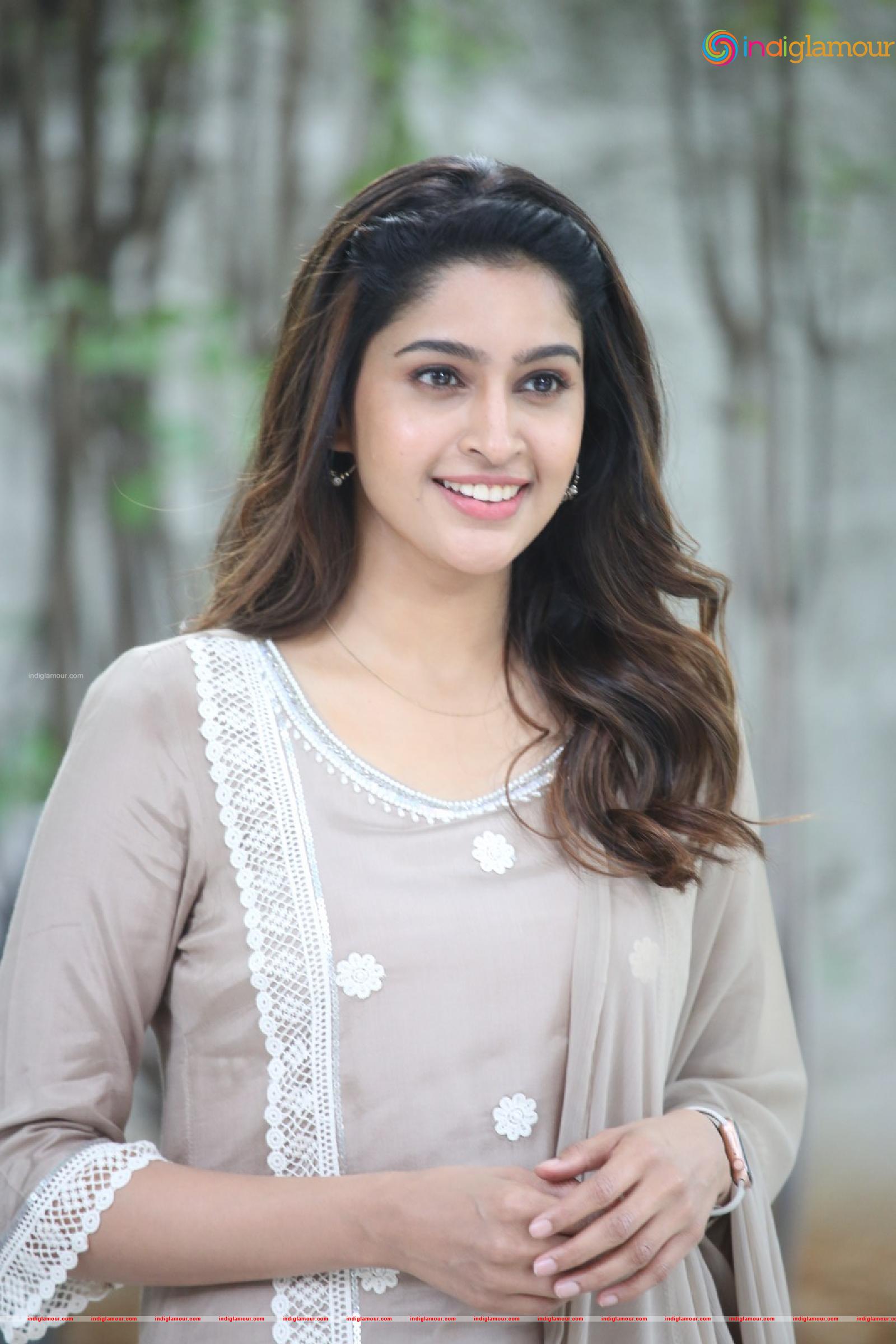 Tanya Ravichandran Actress hd photo