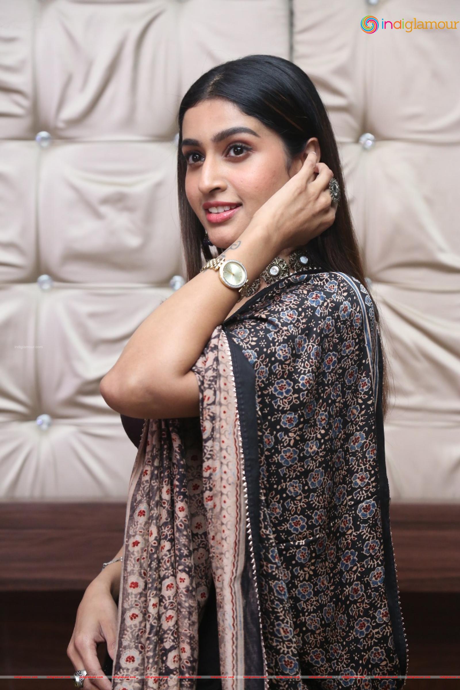 Tanya Ravichandran Actress hd photo