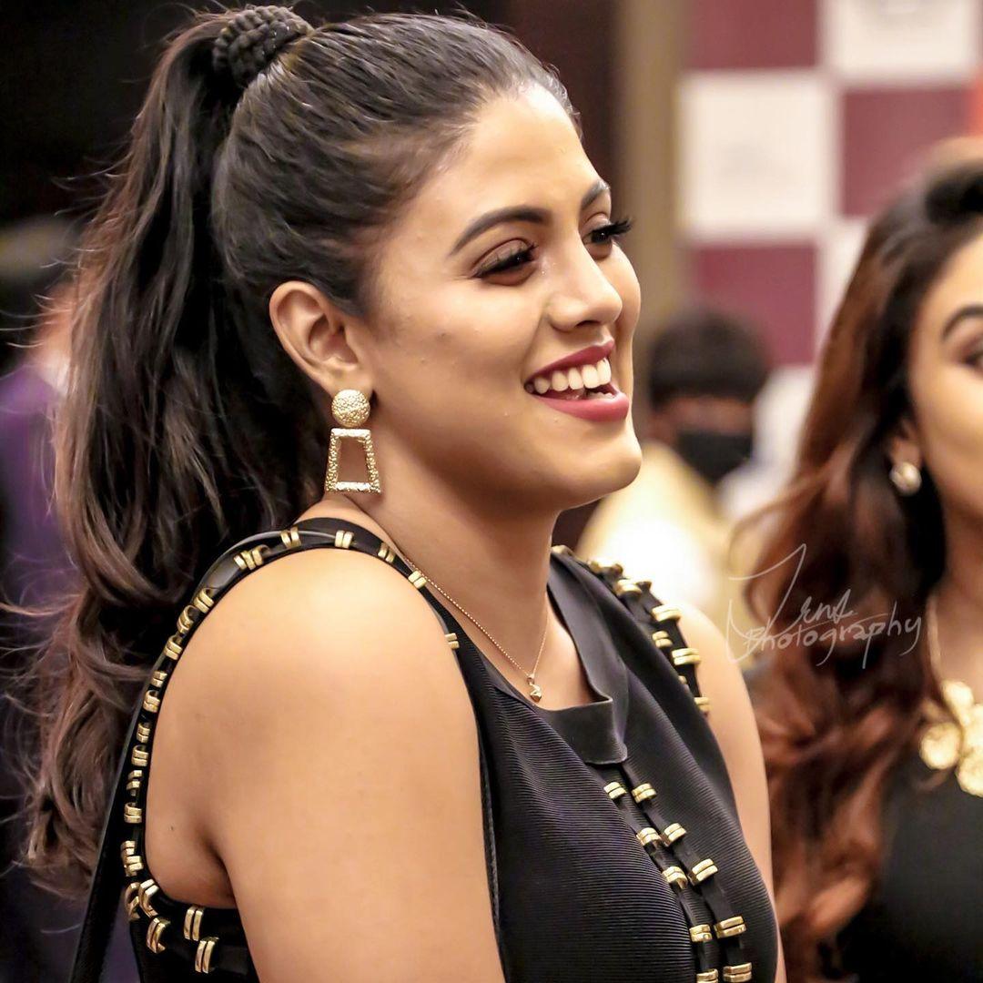 Iniya Actress hd photo