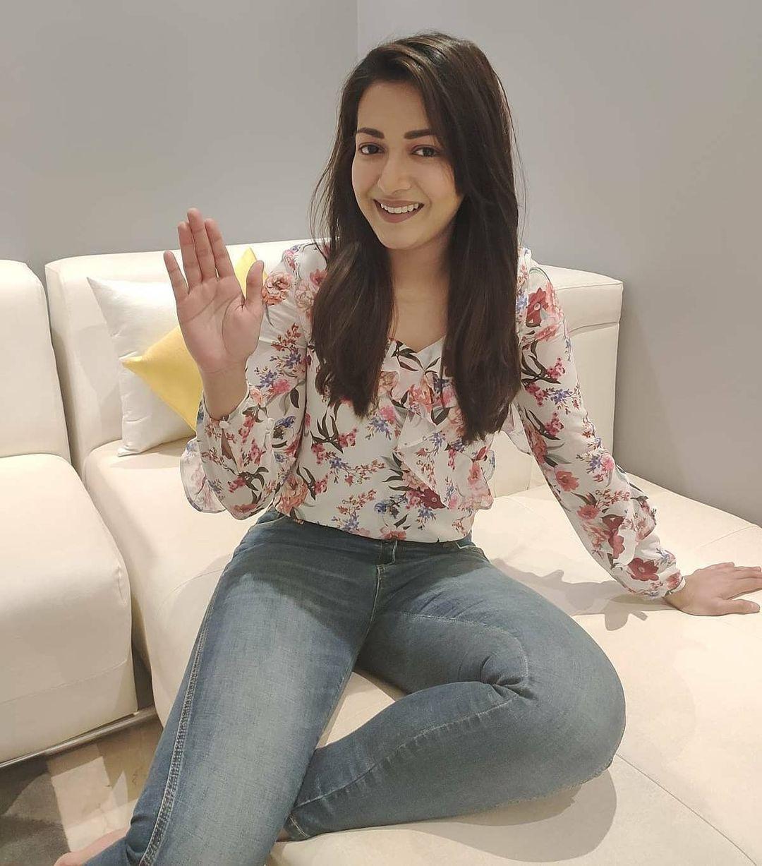 Catherine Tresa Actress hd photo