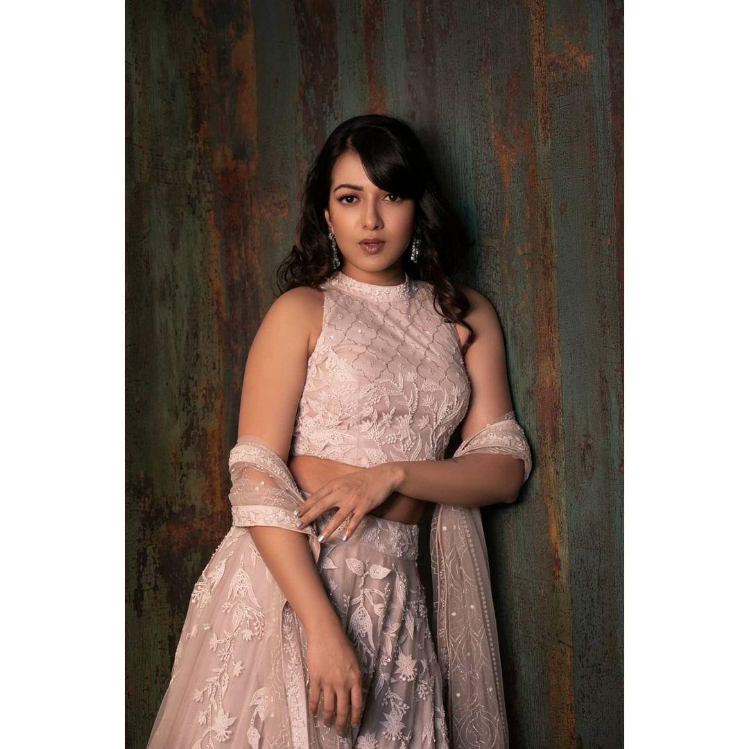Catherine Tresa Actress hd photo
