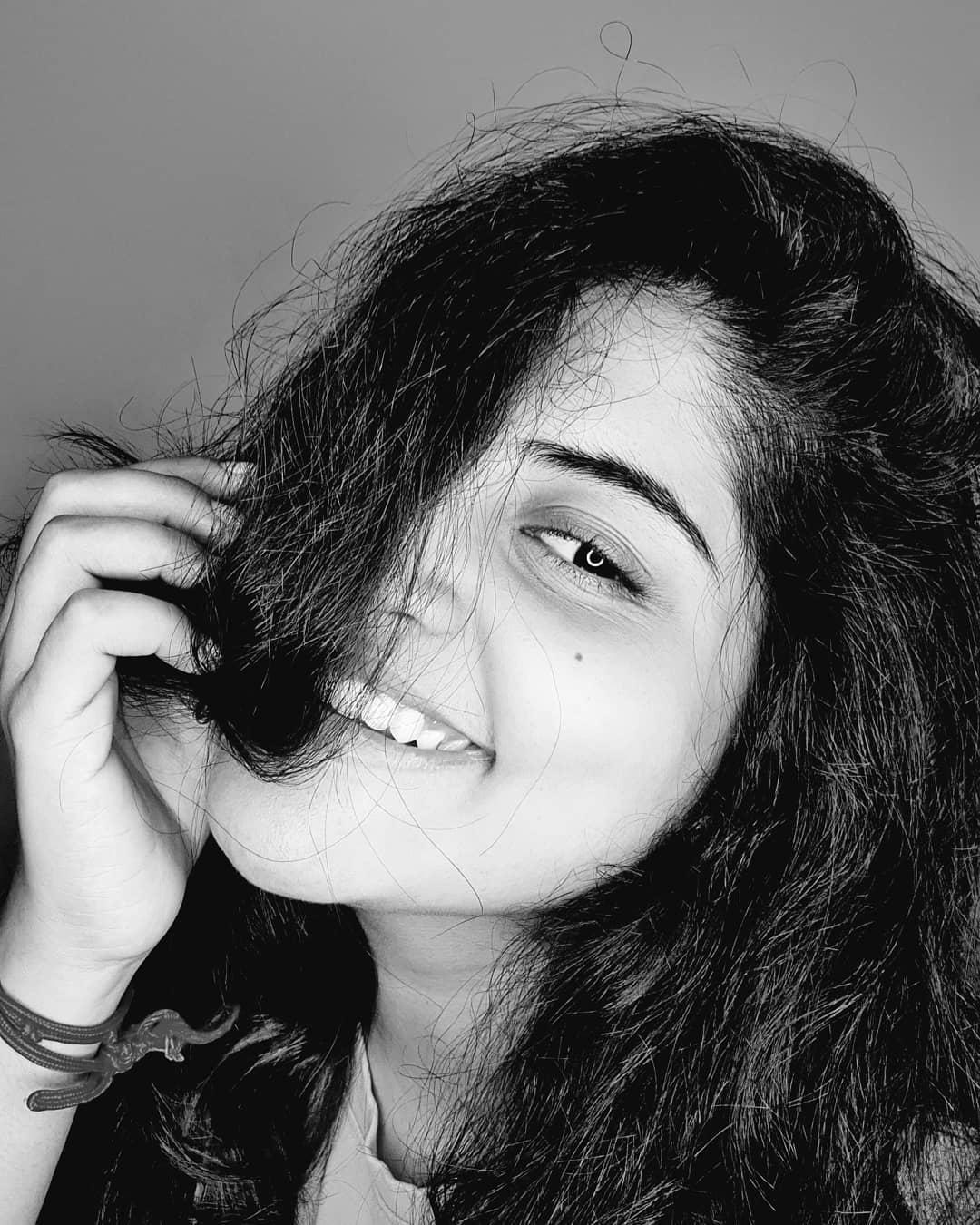 Manjima Mohan Actress hd photo