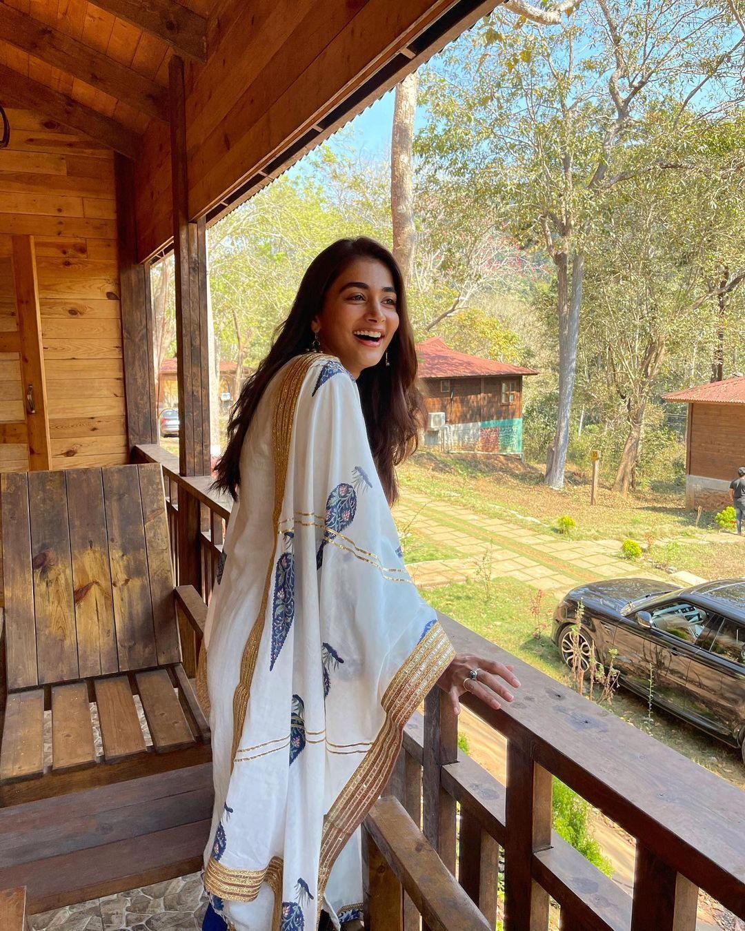 Pooja Hegde Actress hd photo