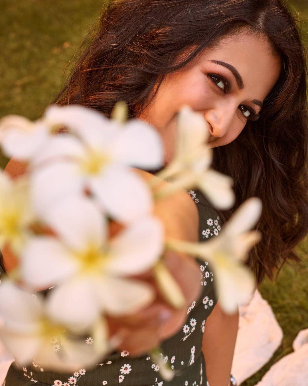 Catherine Tresa Actress hd photo