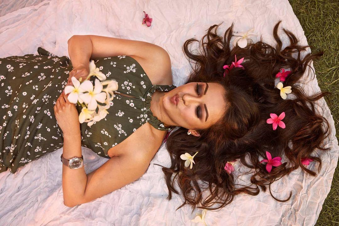 Catherine Tresa Actress hd photo