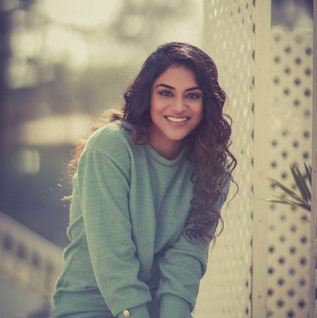 Indhuja Ravichandran Actress hd photo