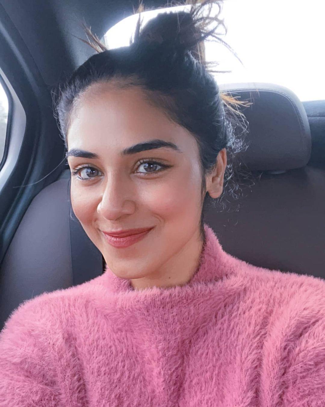 Indhuja Ravichandran Actress hd photo
