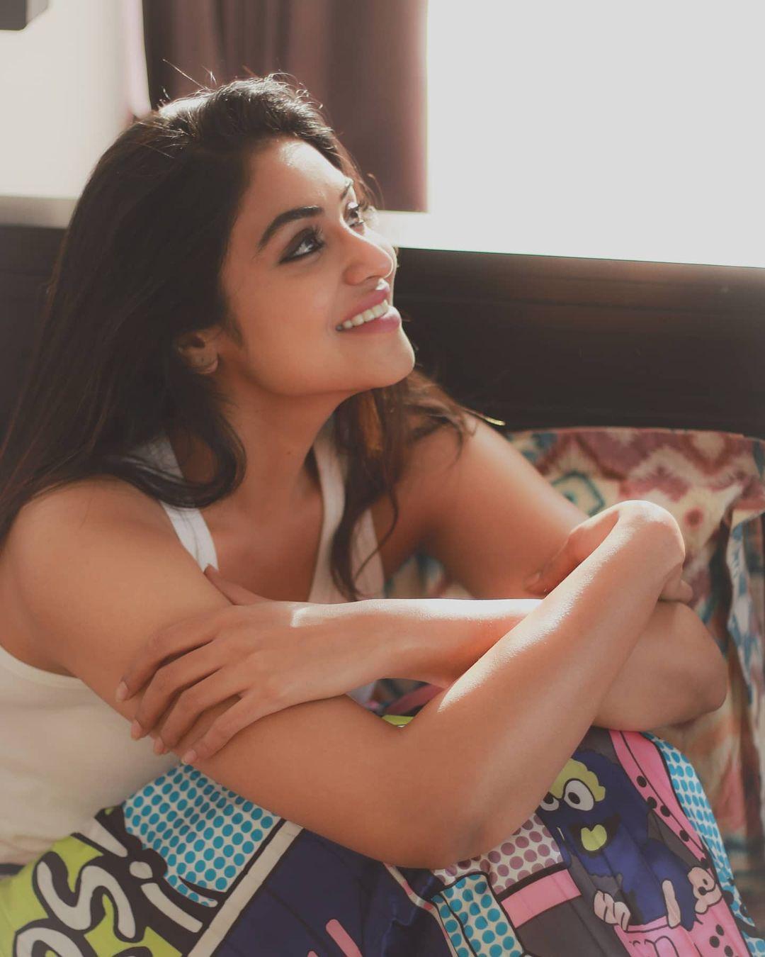 Indhuja Ravichandran Actress hd photo