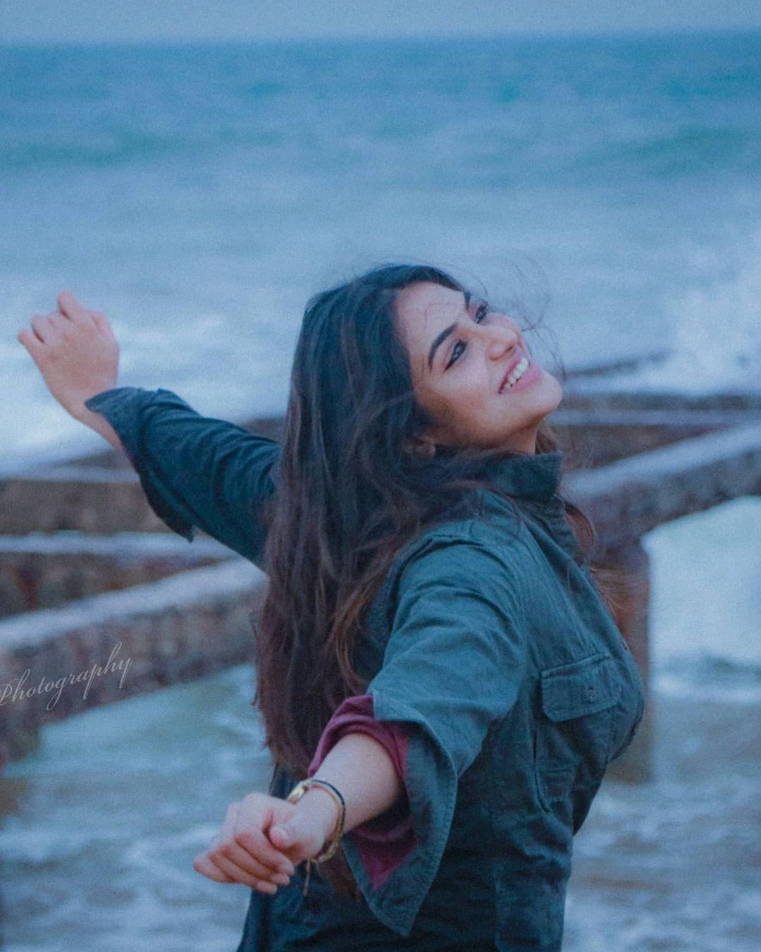 Indhuja Ravichandran Actress hd photo