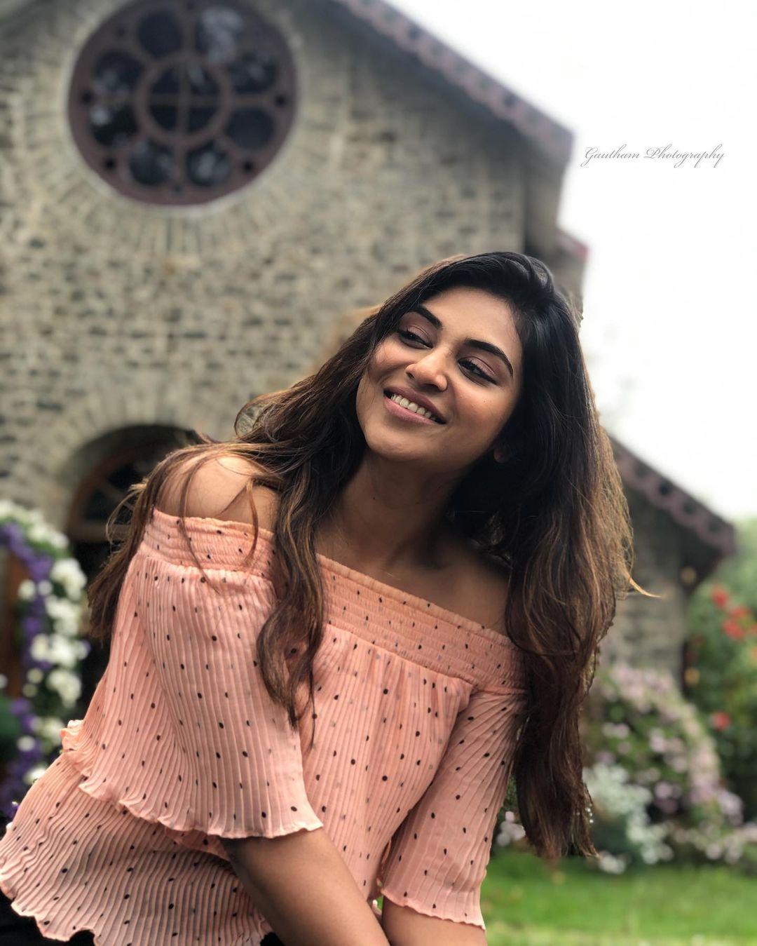 Indhuja Ravichandran Actress hd photo