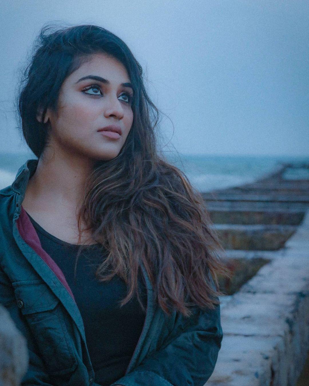 Indhuja Ravichandran Actress hd photo