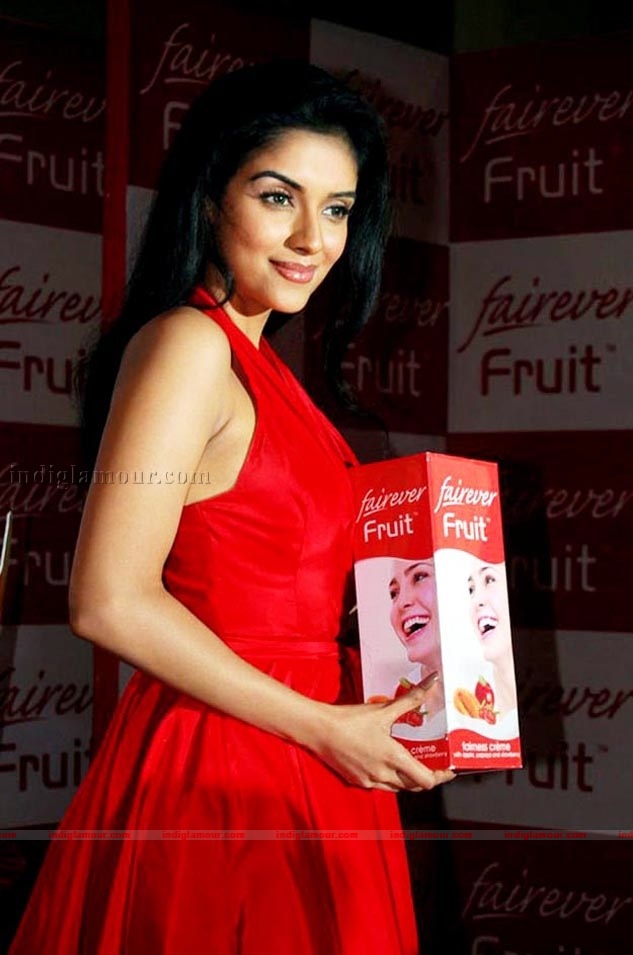 Asin Actress hd photo