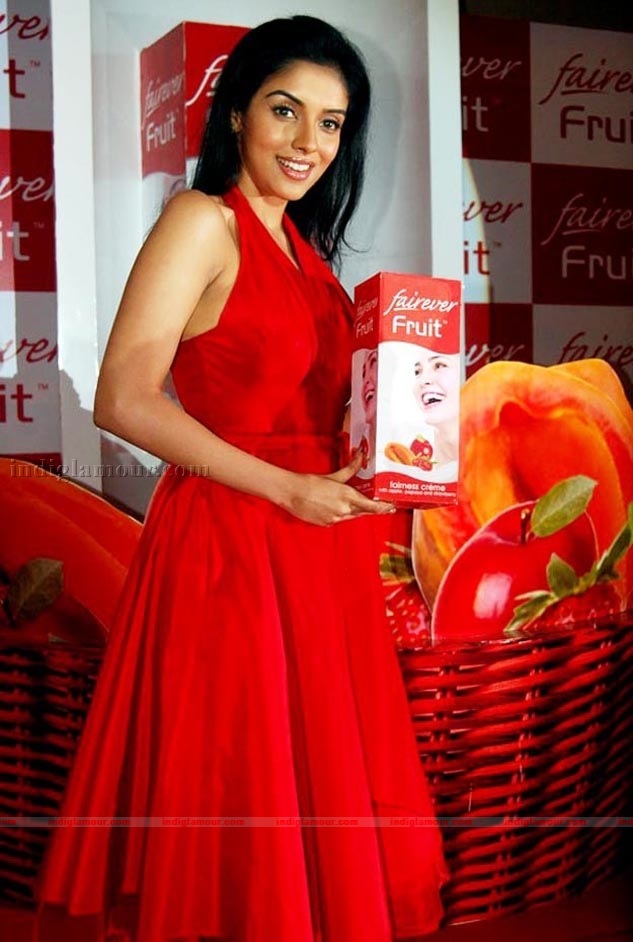 Asin Actress hd photo