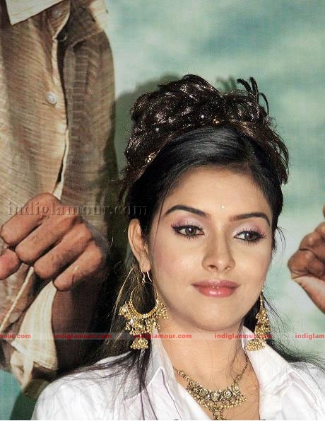 Asin Actress hd photo