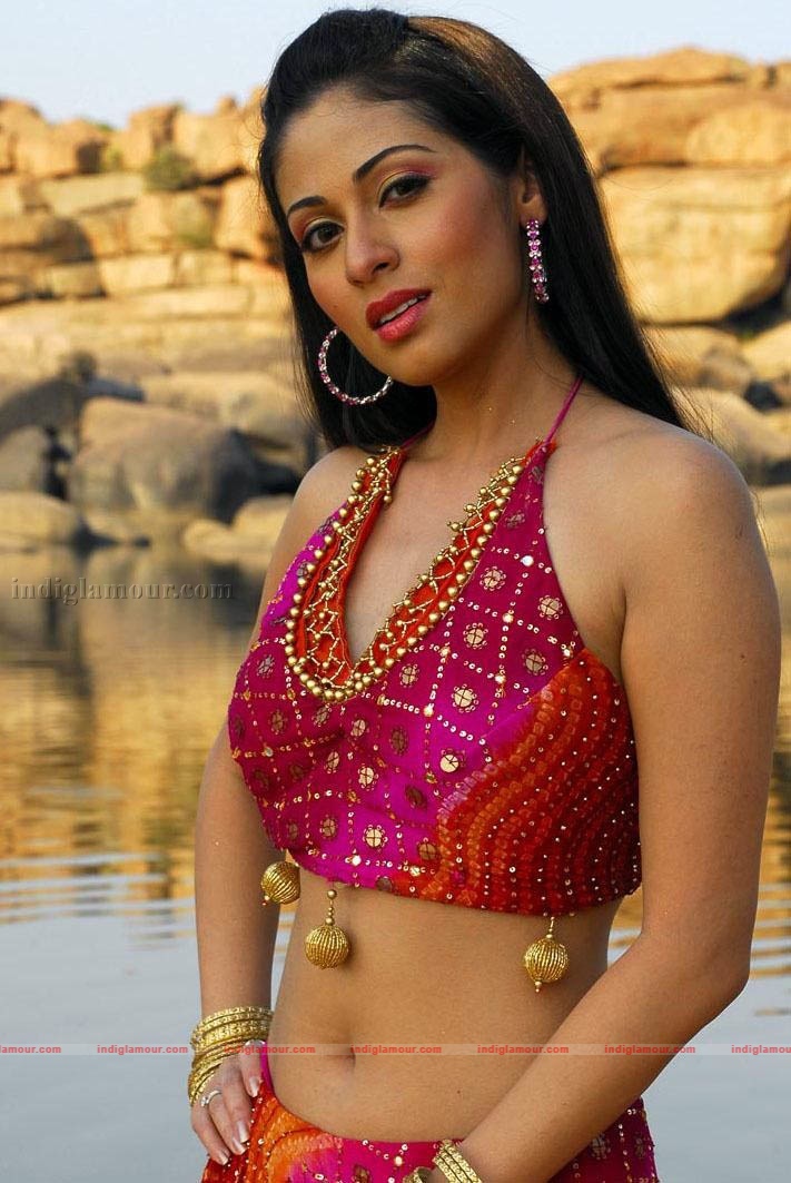 Sada Actress hd photo