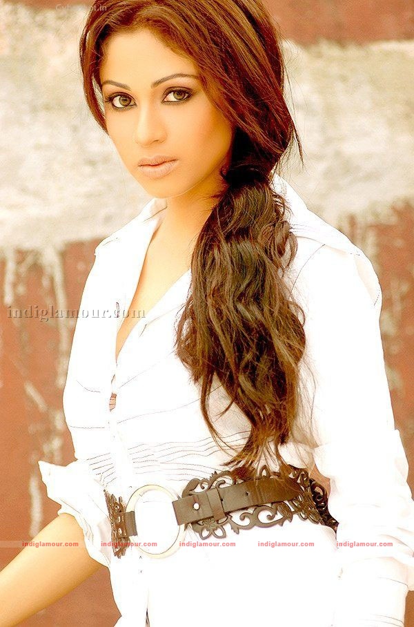 Sada Actress hd photo