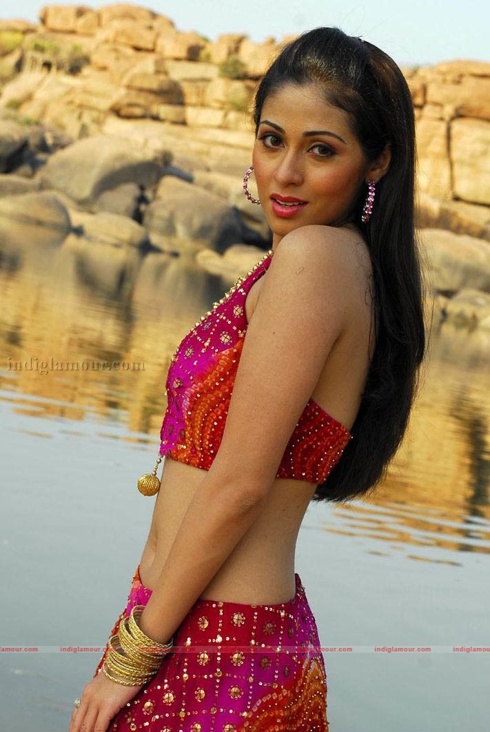 Sada Actress hd photo