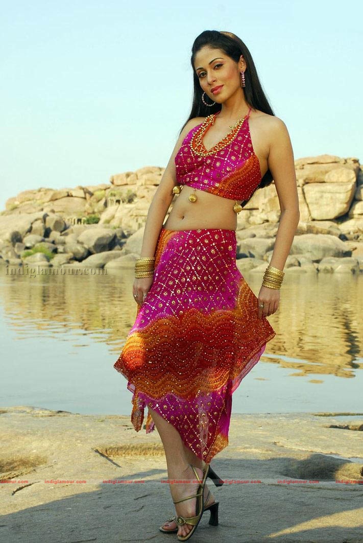 Sada Actress hd photo