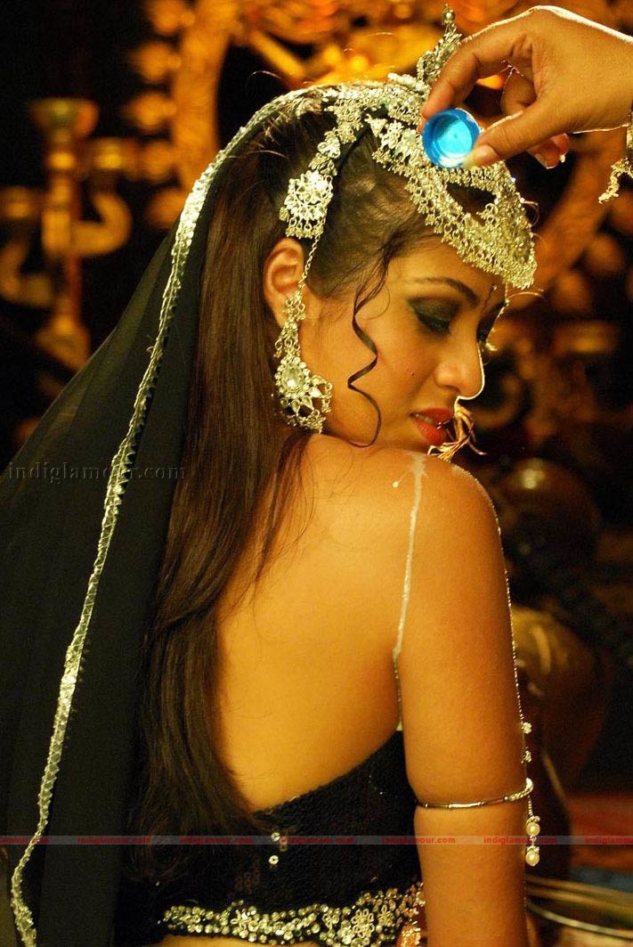 Sada Actress hd photo