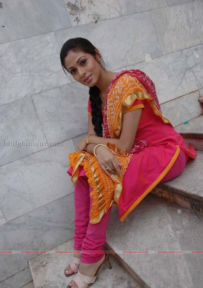 Sada Actress hd photo