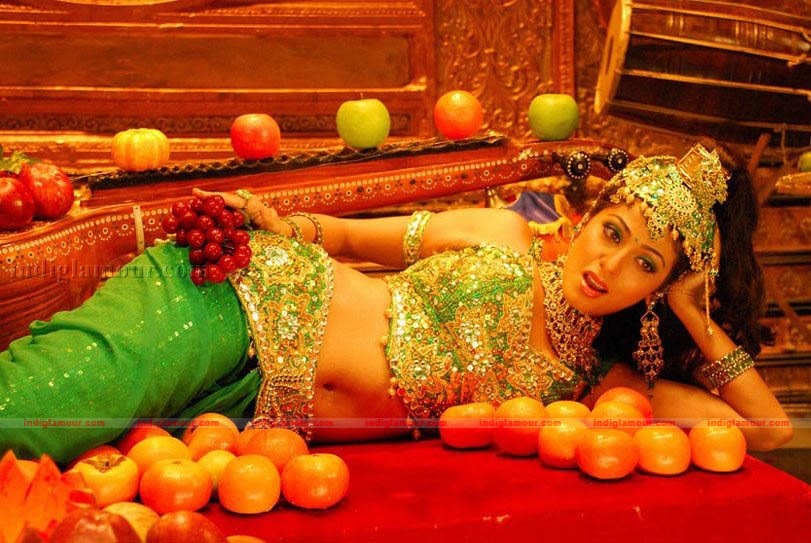 Sada Actress hd photo