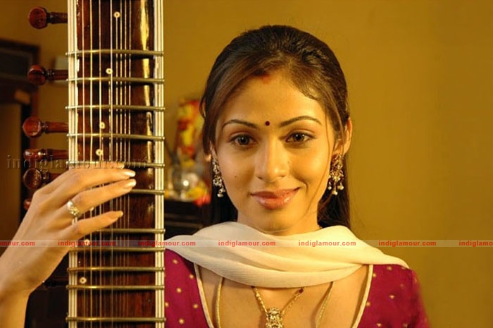 Sada Actress hd photo