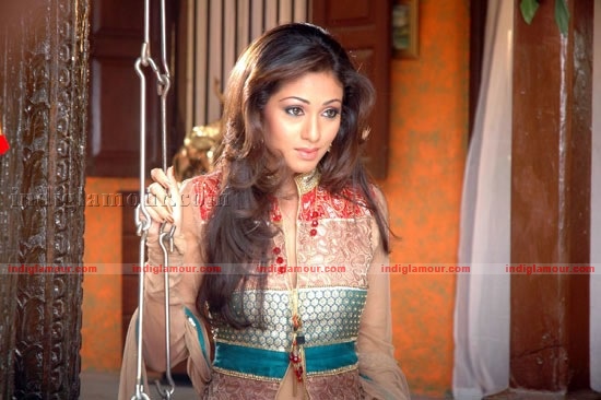 Sada Actress hd photo