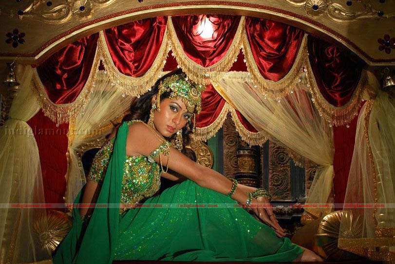 Sada Actress hd photo