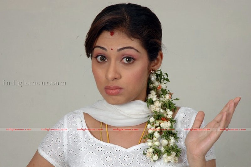 Sada Actress hd photo