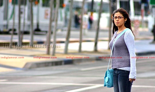 Sada Actress hd photo