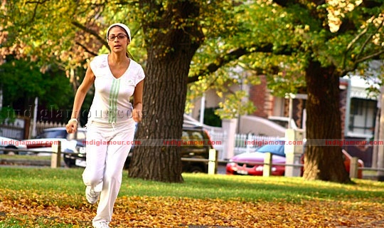 Sada Actress hd photo