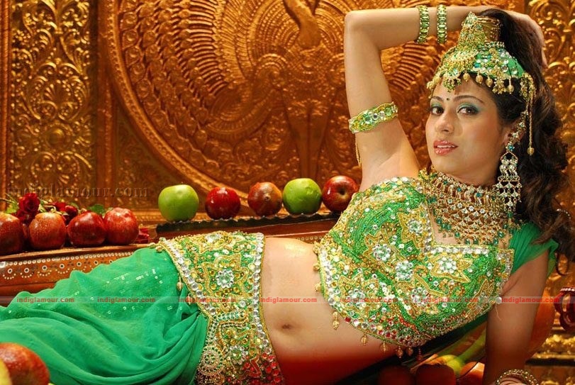 Sada Actress hd photo