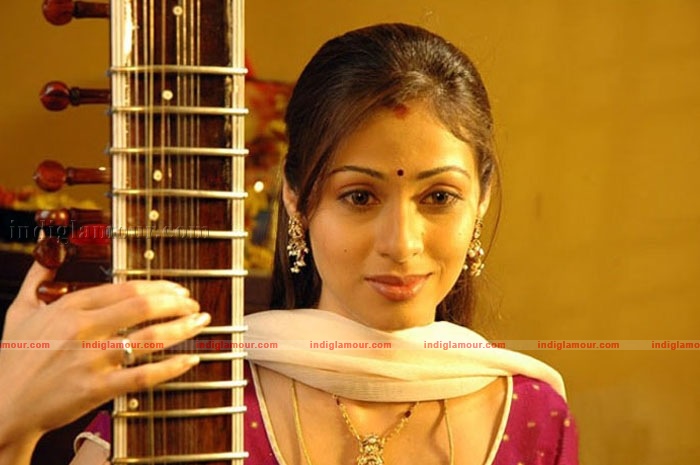 Sada Actress hd photo