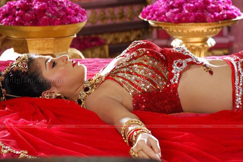 Sada Actress hd photo