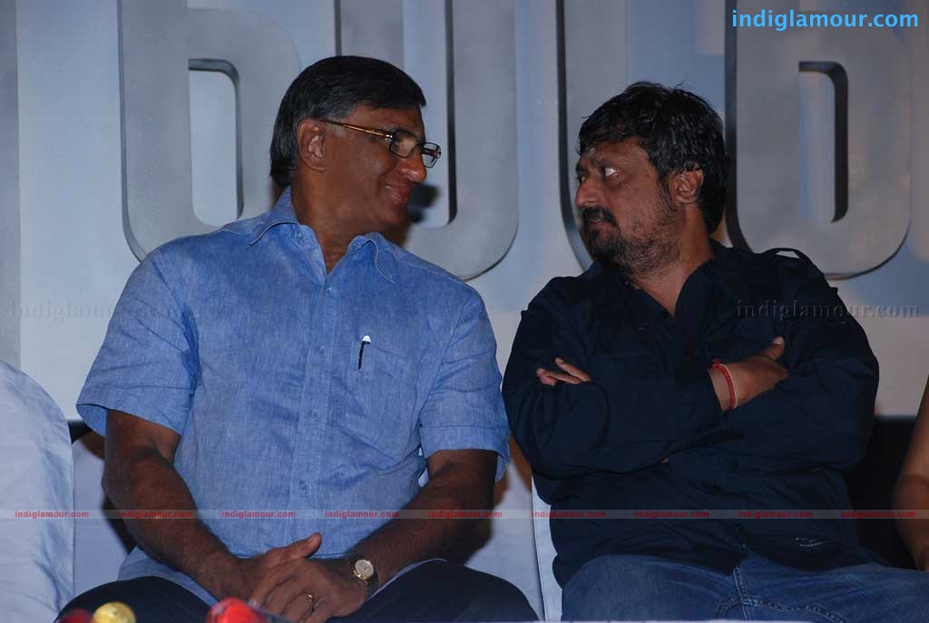 Mandhira Punnagai Audio Launch Event hd photo