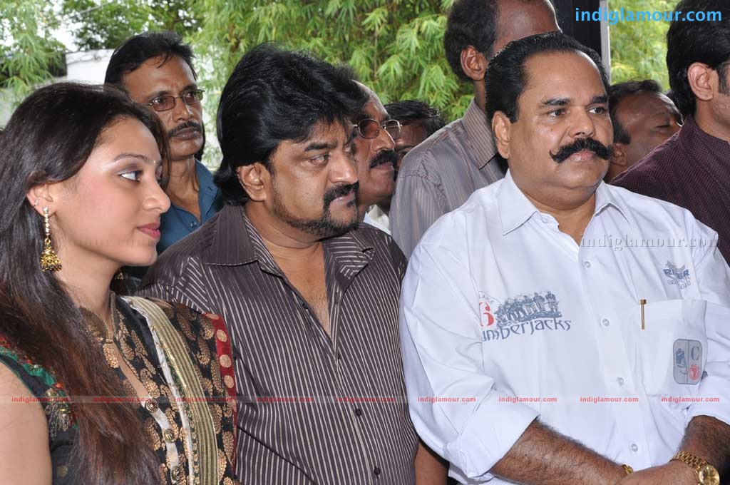 Pudhiya Theerppu Movie Launch Event hd photo
