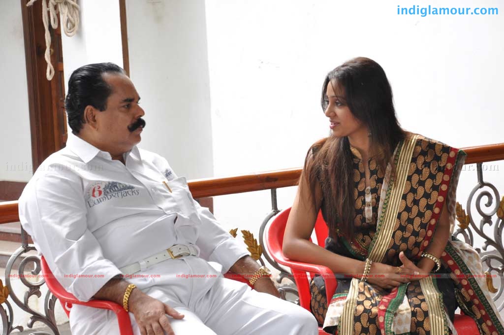 Pudhiya Theerppu Movie Launch Event hd photo