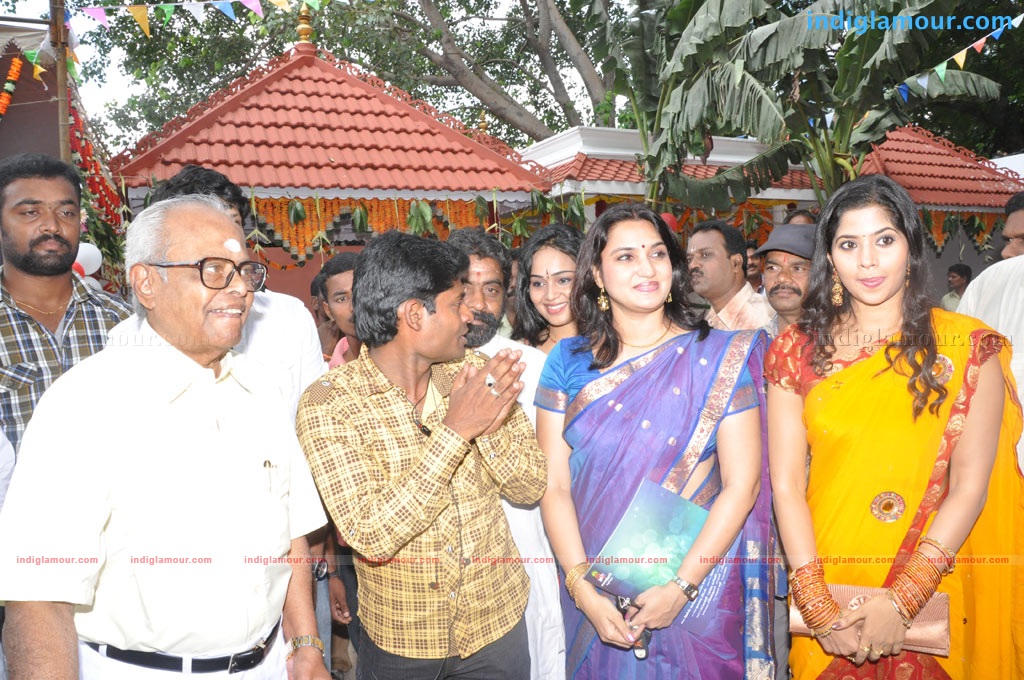 Oru Thuli Punnagai Movie Launch Event hd photo