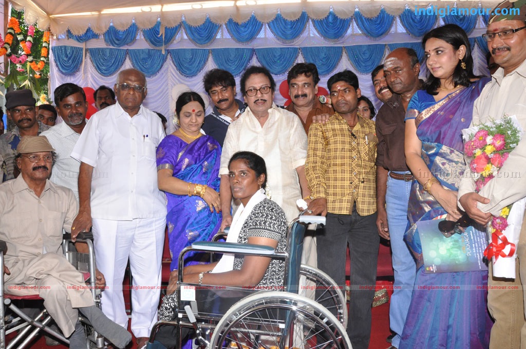 Oru Thuli Punnagai Movie Launch Event hd photo