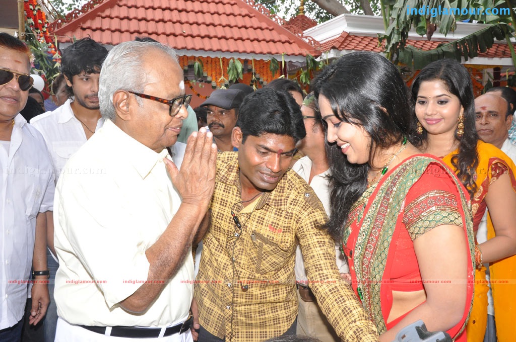 Oru Thuli Punnagai Movie Launch Event hd photo