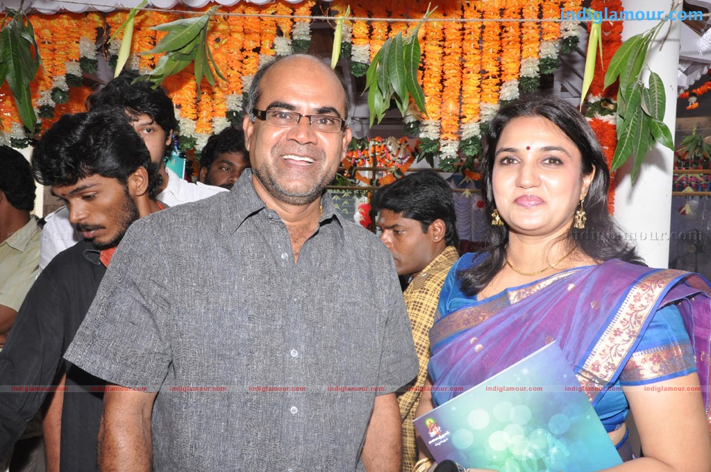 Oru Thuli Punnagai Movie Launch Event hd photo