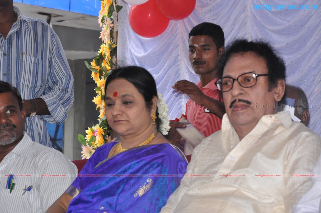Oru Thuli Punnagai Movie Launch Event hd photo