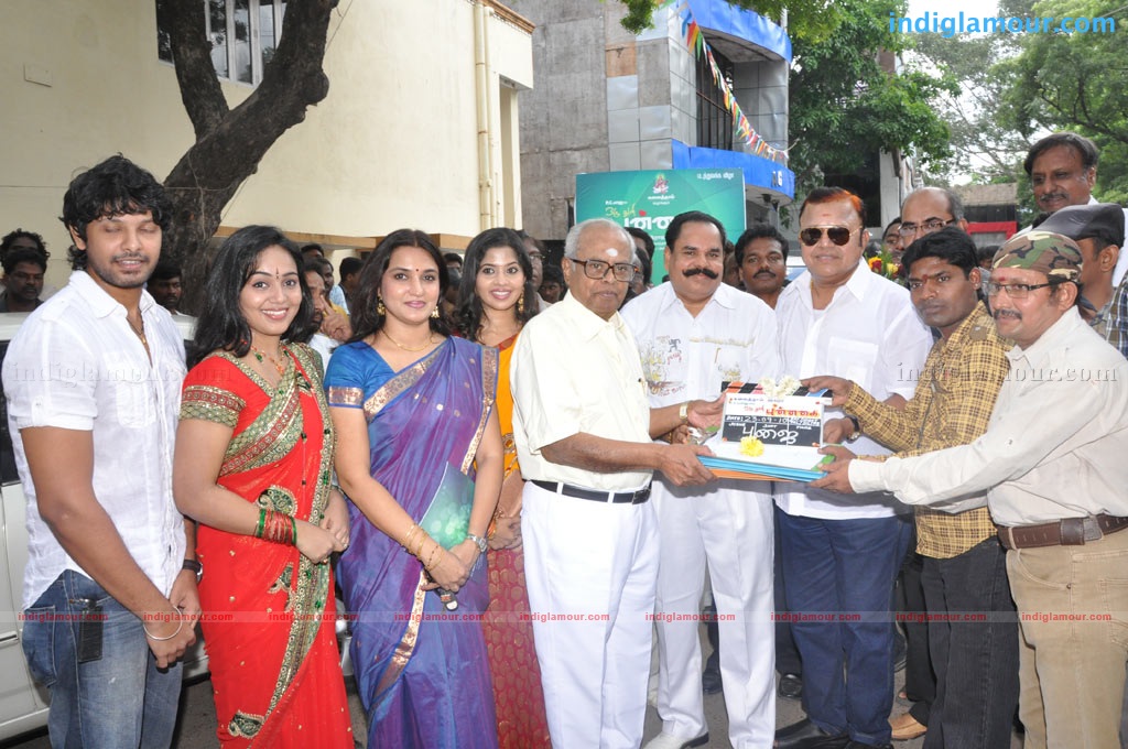 Oru Thuli Punnagai Movie Launch Event hd photo