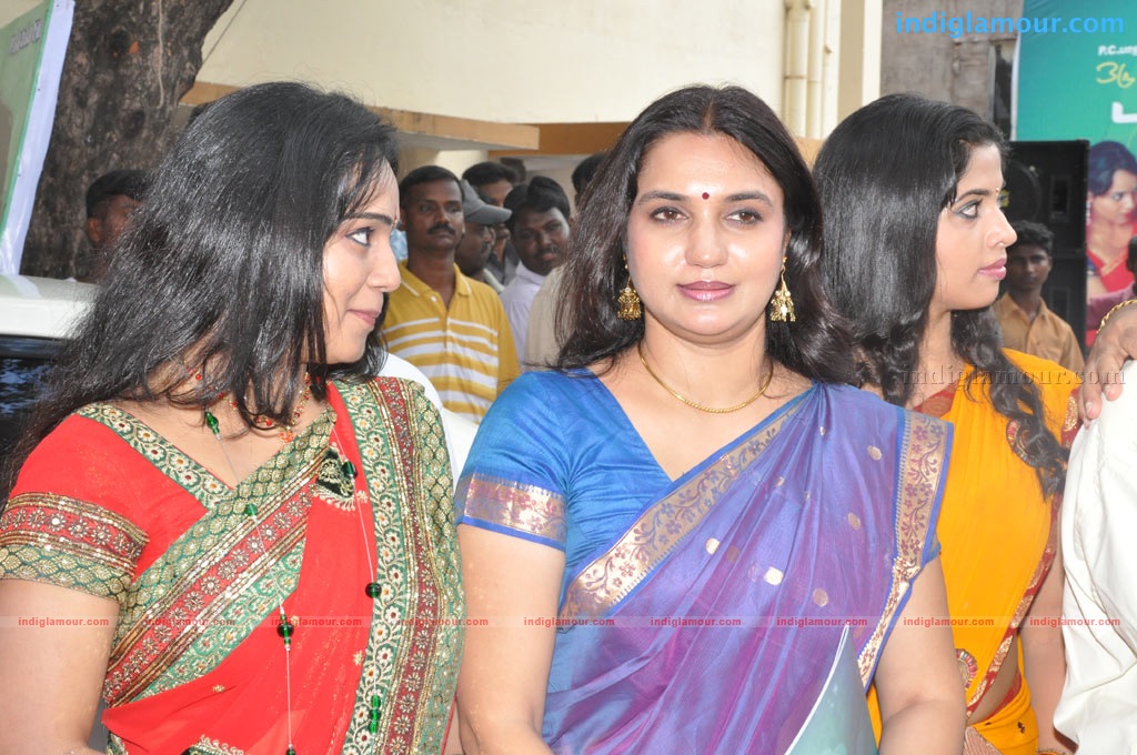 Oru Thuli Punnagai Movie Launch Event hd photo
