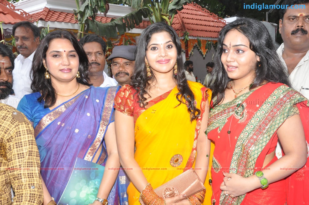 Oru Thuli Punnagai Movie Launch Event hd photo