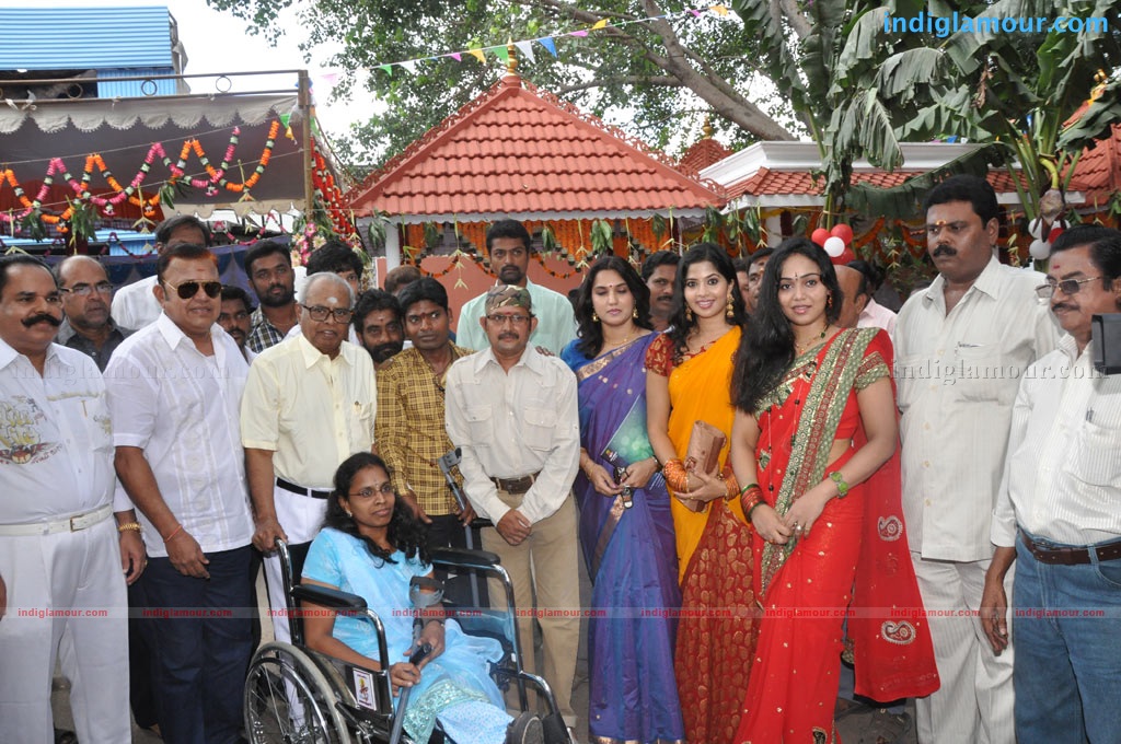 Oru Thuli Punnagai Movie Launch Event hd photo
