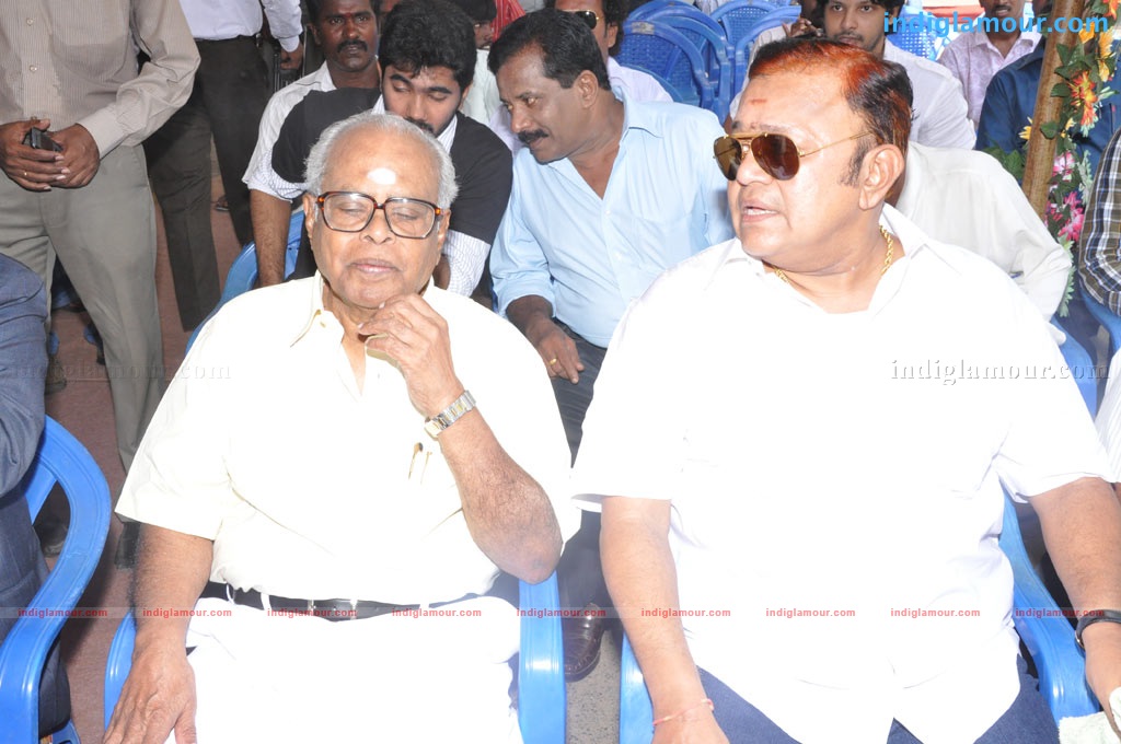 Oru Thuli Punnagai Movie Launch Event hd photo