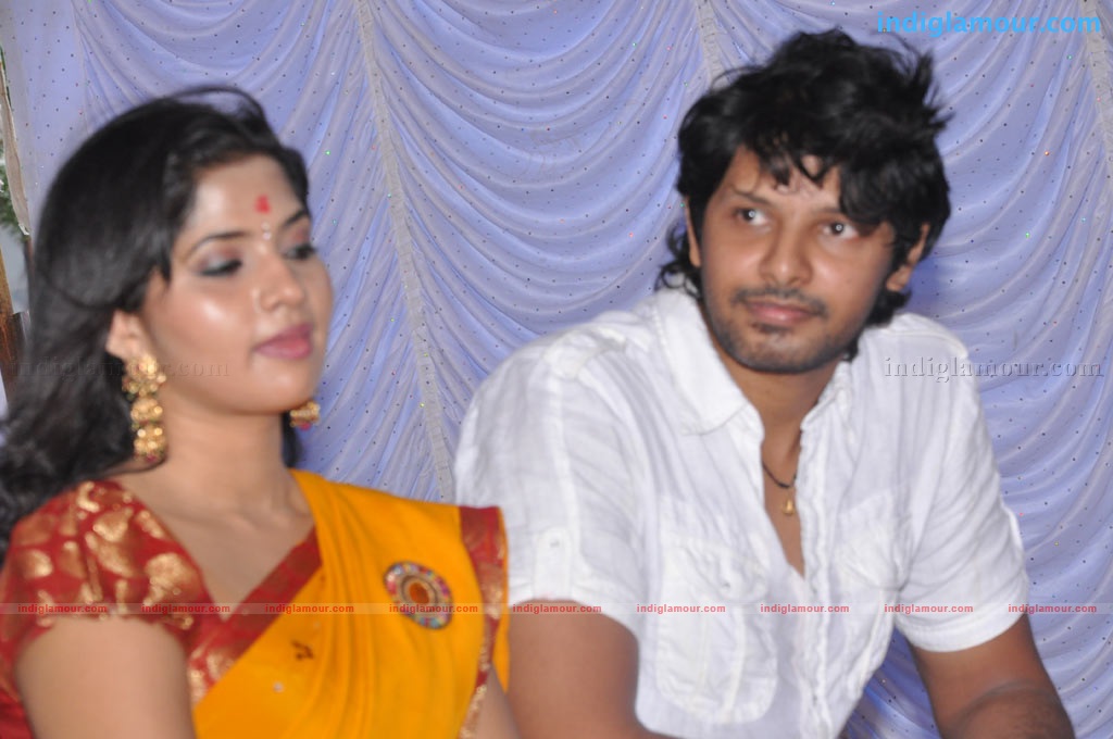 Oru Thuli Punnagai Press Meet Event hd photo