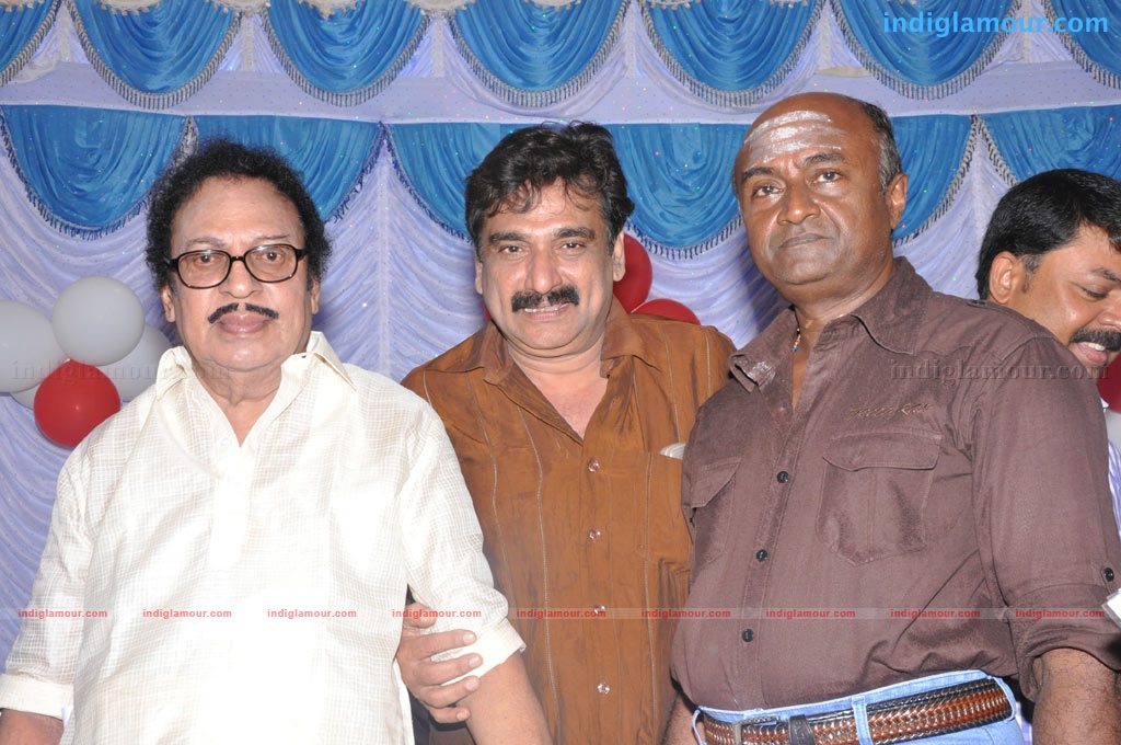 Oru Thuli Punnagai Press Meet Event hd photo